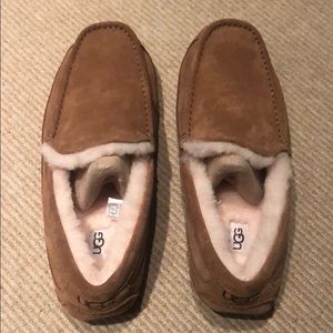 UGG Men’s Ascot Slipper